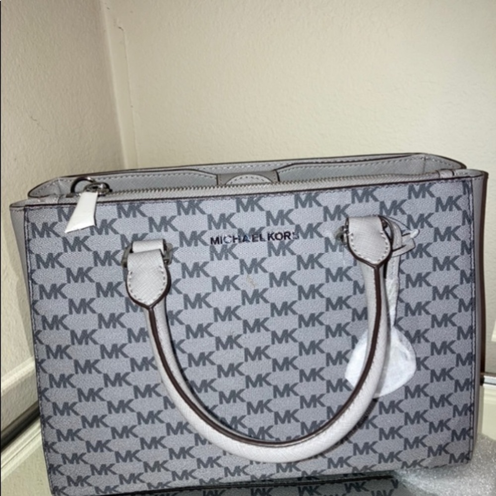 MICHAEL KORS 5PC SET - Picture 2 of 10